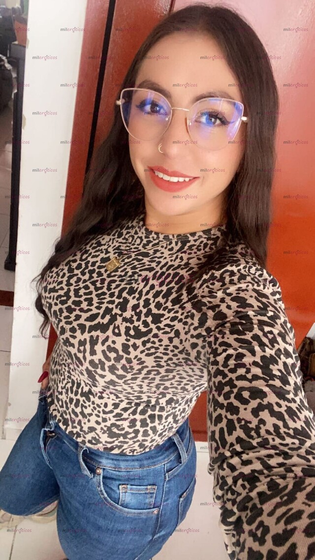 FOTOS DE TRIGUEÑA CARIÑOSA, CON GANAS DE HACERTE DISFRUTAR CADA MOMENTO COMPLNACINDO TUS