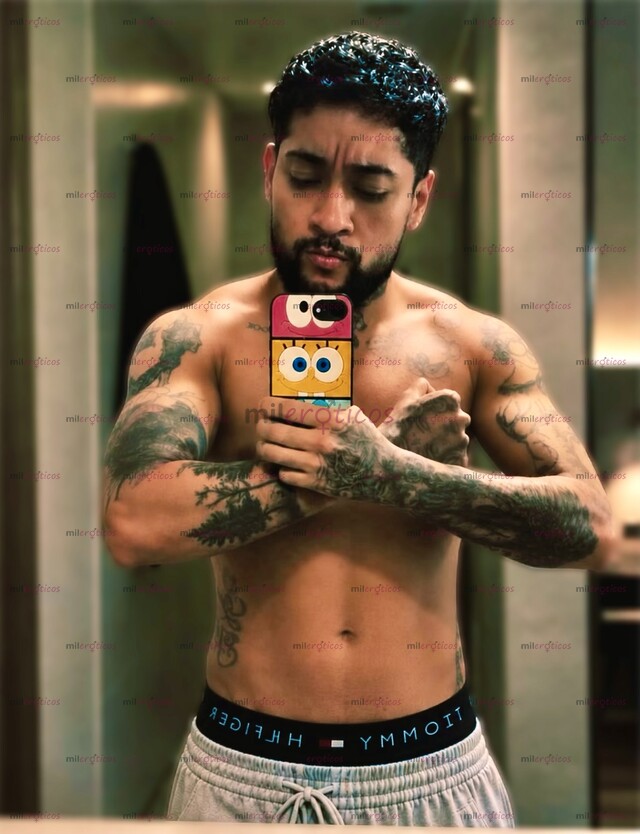 FOTOS DE MORENAZO VIP. MACHO DESEOSO, CHICO CON VAGINA!!