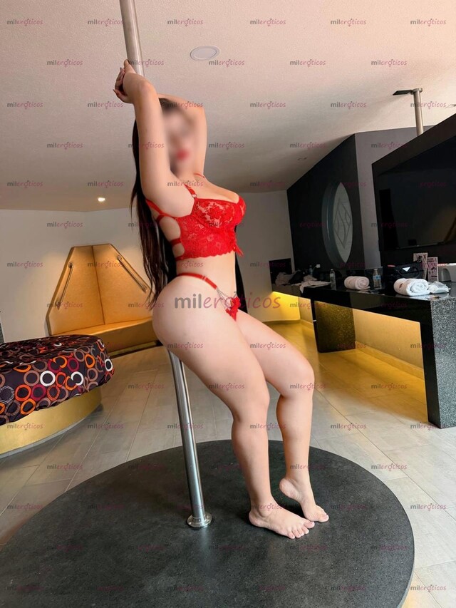 FOTOS DE 20 AÑOS ME ENCANTA MAMARTELA HASTA QUE SE RIEGUE EN MIS TETAS RICO !