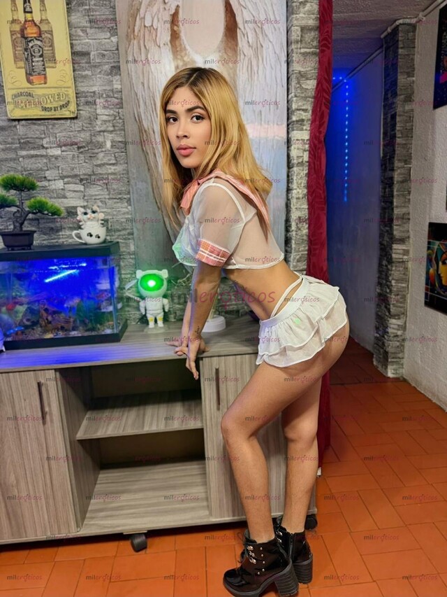 FOTOS DE SOFÍA, TU DEBILIDAD MÁS BONITA, UNA FLACA QUE COMBINA ELEGANCIA, PICARDÍA