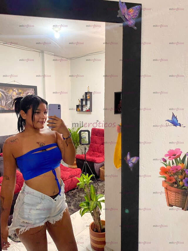 FOTOS DE HERMOSA MORENITA DE 18 AÑOS, SÚPER CHÉVERE CALIENTE FOGOSA, VEN DAME EN 4