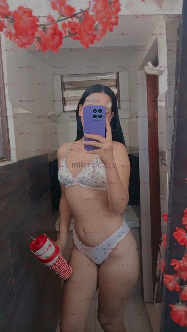 FOTOS DE KAREN FLACA EXÓTICA, MÚLTIPLES POSICIONES CON MAVIMIENTO DE CADERA DELICIOSO