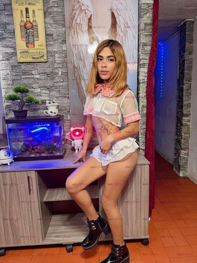 FOTOS DE SOFÍA, TU DEBILIDAD MÁS BONITA, UNA FLACA QUE COMBINA ELEGANCIA, PICARDÍA