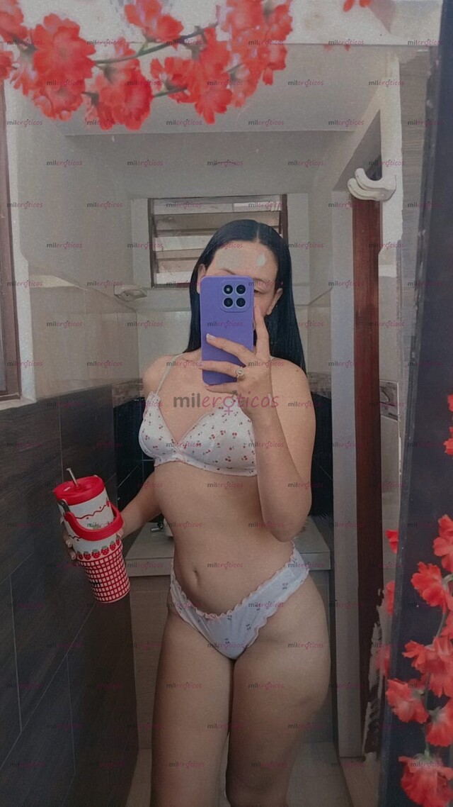 FOTOS DE KAREN FLACA EXÓTICA, MÚLTIPLES POSICIONES CON MAVIMIENTO DE CADERA DELICIOSO