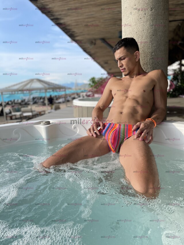 FOTOS DE COLOMBIANO CON 22 CM DE VERGA, VERSÁTIL Y MUY LECHOSO