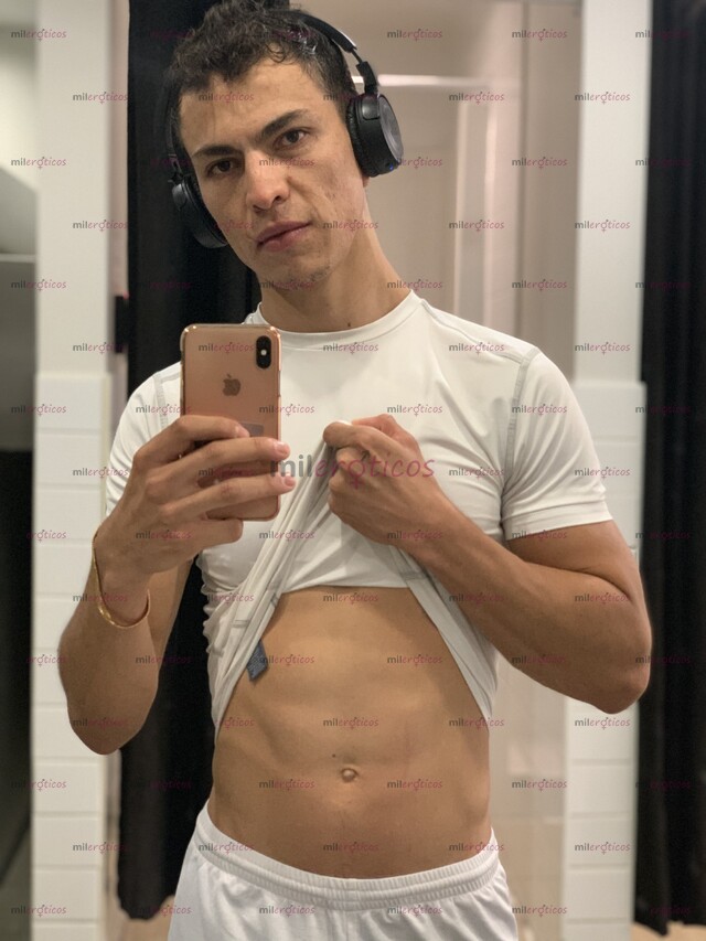 FOTOS DE COLOMBIANO CON 22 CM DE VERGA, VERSÁTIL Y MUY LECHOSO