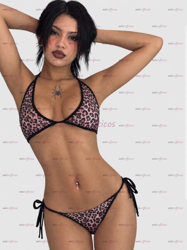 FOTOS DE CHICA DELGADA, COLOR CANELA TENTACIÓN, GÓTICA Y MUY SEXY