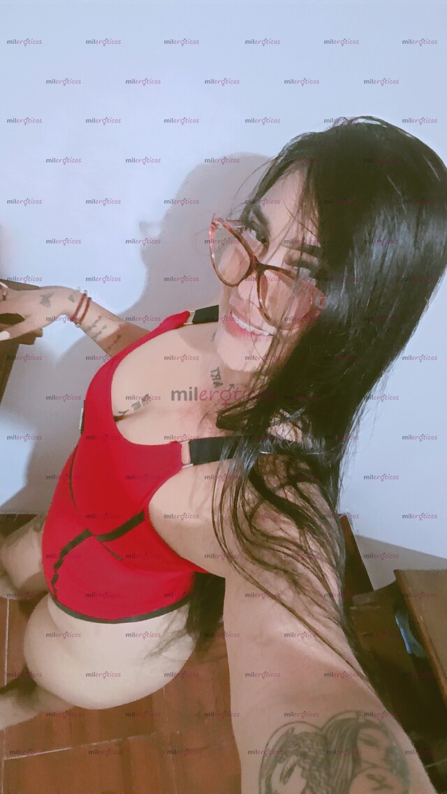 FOTOS DE ANDREA, MORENA BAJITA, MUY HOT, MUY APRETADITA