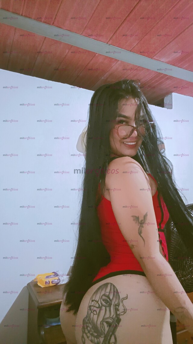 FOTOS DE ANDREA, MORENA BAJITA, MUY HOT, MUY APRETADITA