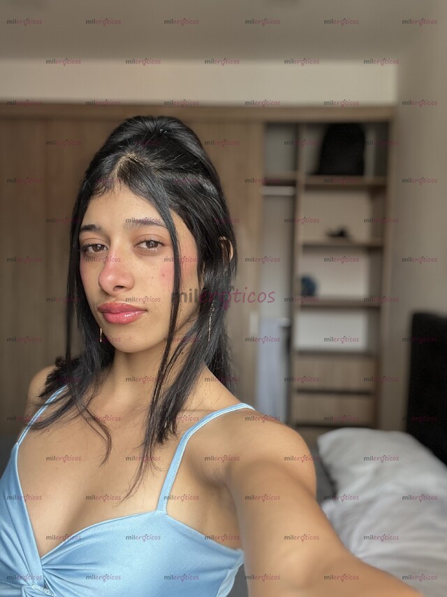 FOTOS DE JUGUETONA Y PELINEGRA,SOY TU CHICA MALA QUE ESTÁ DE VISITA EN LA CIUDAD