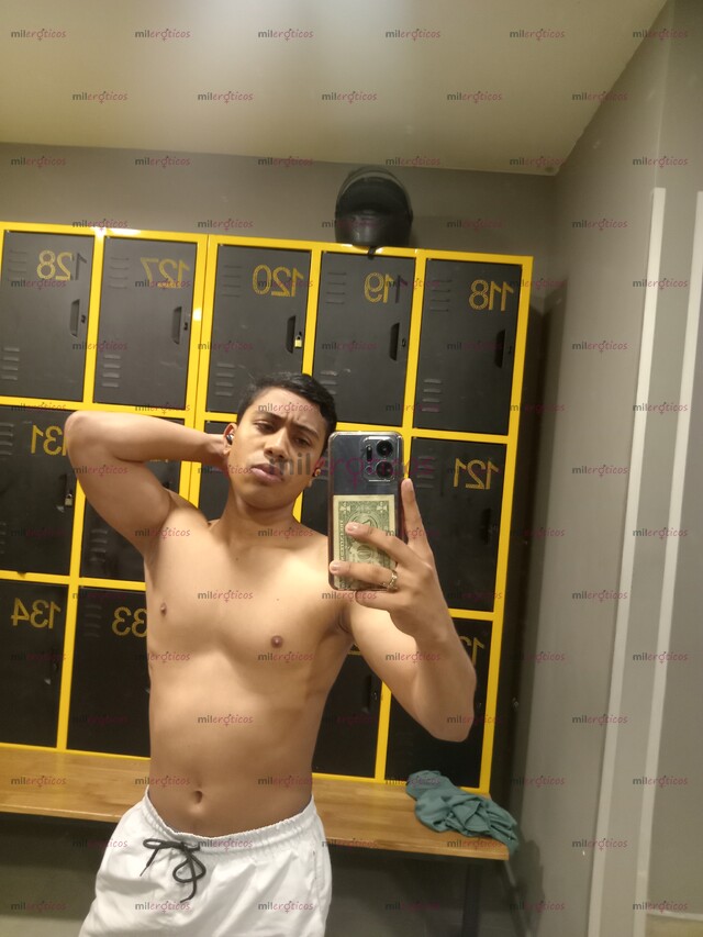FOTOS DE (HOMBRE DESCOMPLICADO SIN TANTO PROBLEMAS, SI TANTO RODEO