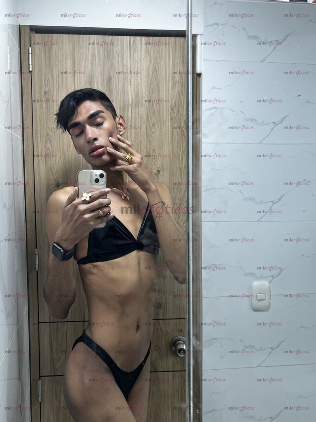 FOTOS DE MUÑEQUITA TRAVESTI, CINTURITA DE AVISPA Y CURVAS DE INFARTO