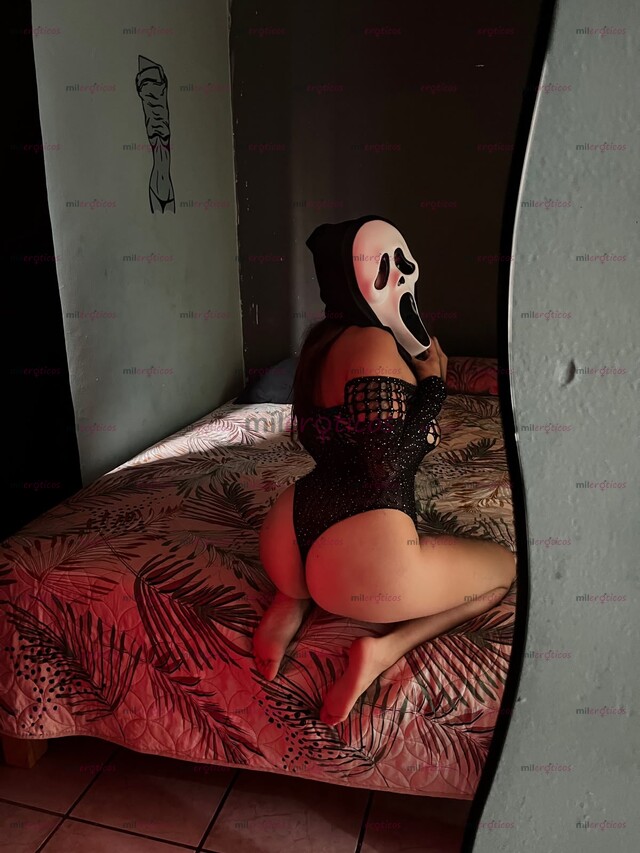 FOTOS DE ¿DULCE O TRAVESURAS CON TU FLAQUITA FAVORITA LAIA?