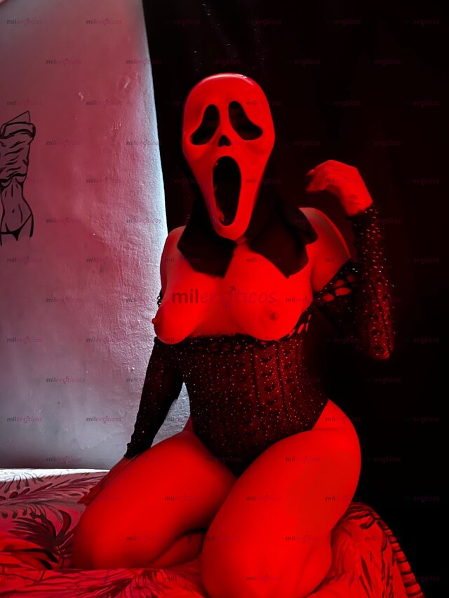 FOTOS DE ¿DULCE O TRAVESURAS CON TU FLAQUITA FAVORITA LAIA?