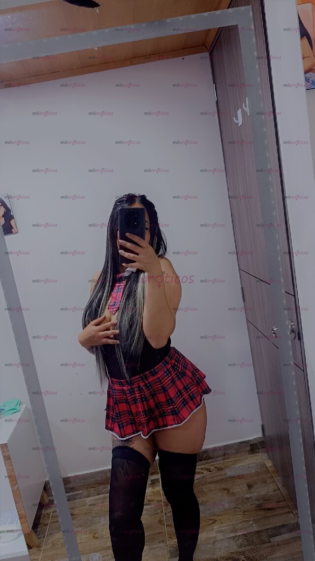 FOTOS DE DOMICILIO COMPLACIENTE AL MÁXIMO: FANTASÍAS, ROLEPLAY Y PASIÓN POR EL SEXO ANAL