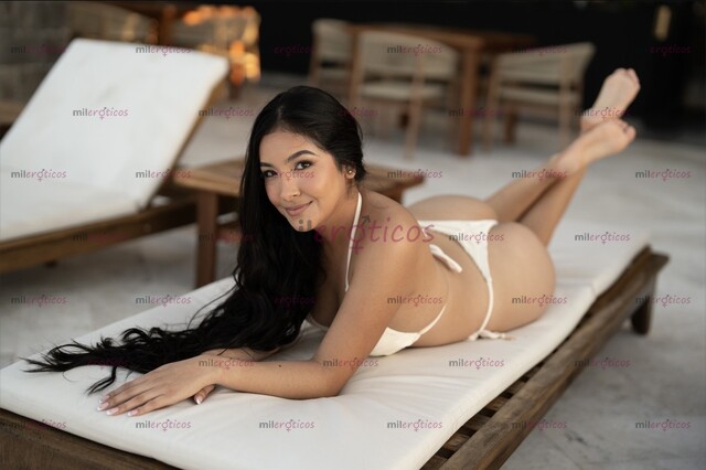 FOTOS DE HERMOSA MODELO PELINEGRA DE ROSTRO ANGELICAL