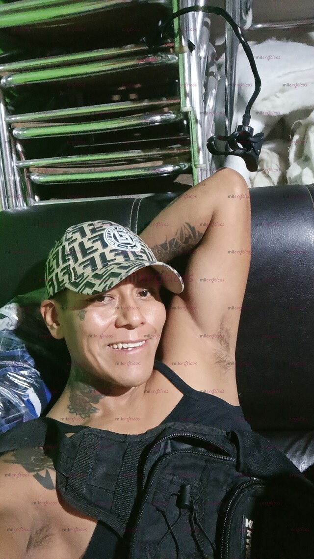 FOTOS DE SOY ROCKO. CHICO AMABLE, DISCRETO Y MUY BESUCÓN.