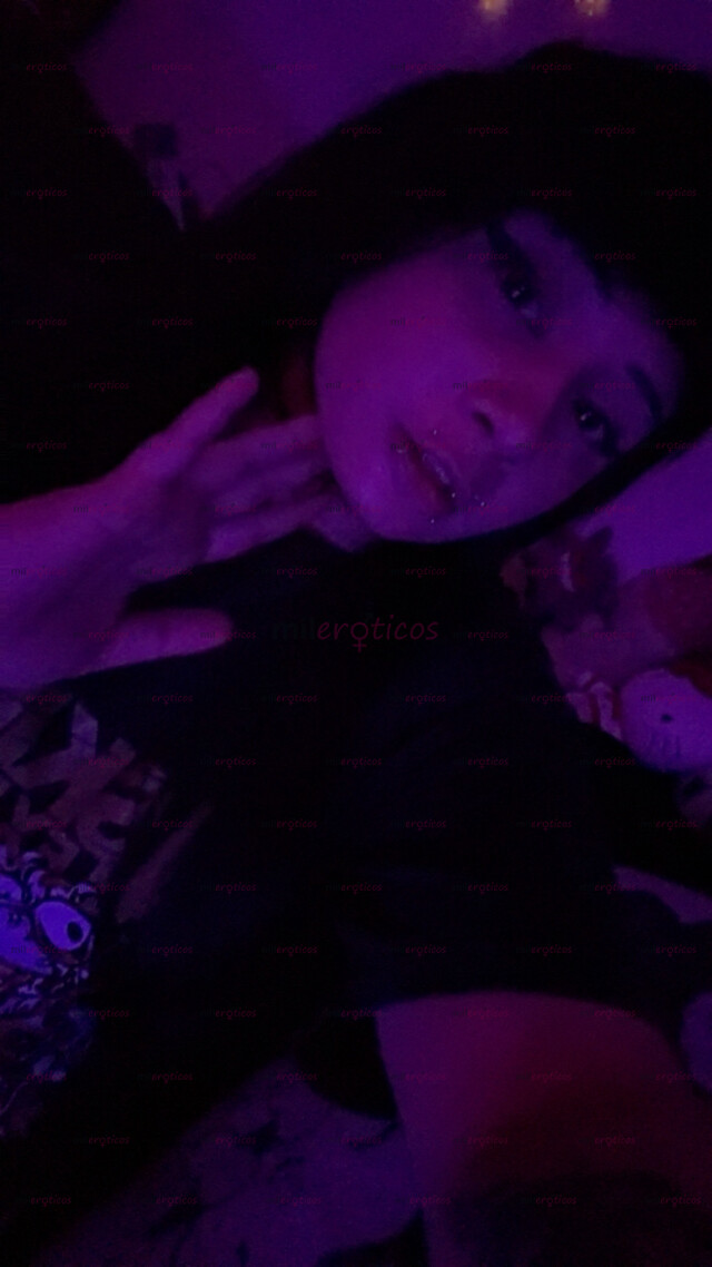 FOTOS DE DISPONIBLE EMO NALGONA Y DE BUENAS PIERNAS CON SITIO Y DOMICILIOS DESDE 80K