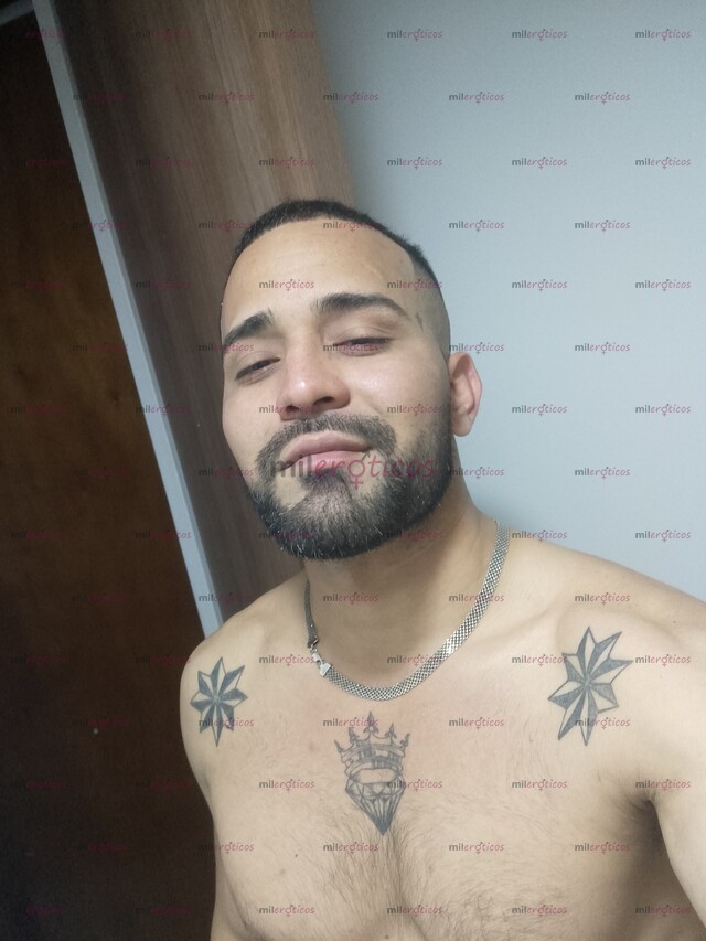 FOTOS DE DISPUESTO ,,A ,,DARTE PLACER PARA DAMAS QUE QUIERAN PASARLA BIEN ADAN JOVEN DE 2
