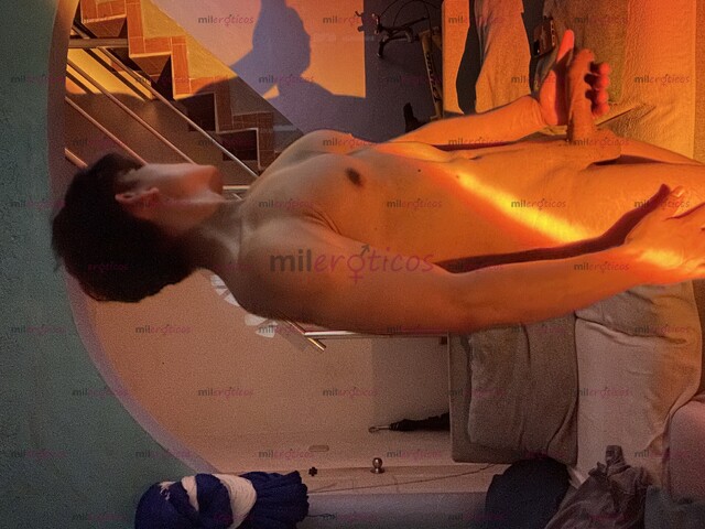 FOTOS DE SEXY UNIVERSITARIO CALIENTE DISCRETO Y JOVEN