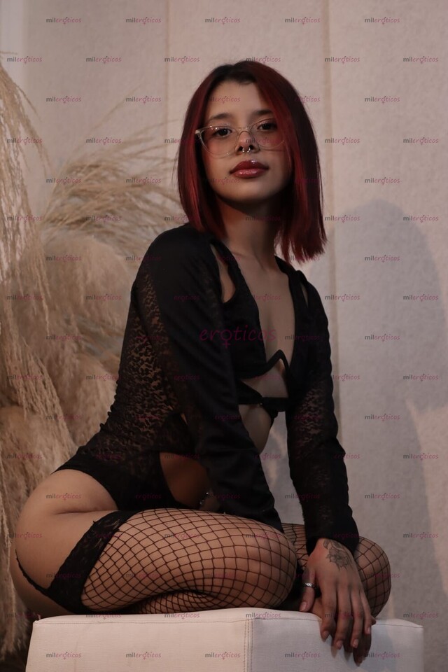FOTOS DE MELANIE HERMOSA Y ANGELICAL PAISITA, DISPUESTA A COMPLACERTE