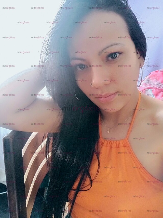 FOTOS DE CAROLA UNA MORENA ARDIENTE CON GANAS DE FOLLAR DURO