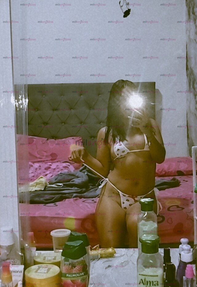 FOTOS DE HOLA MIS AMORES SOY ANDREA HERMOSA MORENA DE 20 AÑOS