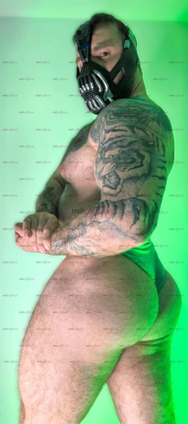 FOTOS DE THE ONLY ONE MAX HILTON WORSHIP YOUR MUSCLEGOD