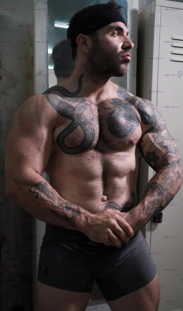 FOTOS DE THE ONLY ONE MAX HILTON WORSHIP YOUR MUSCLEGOD