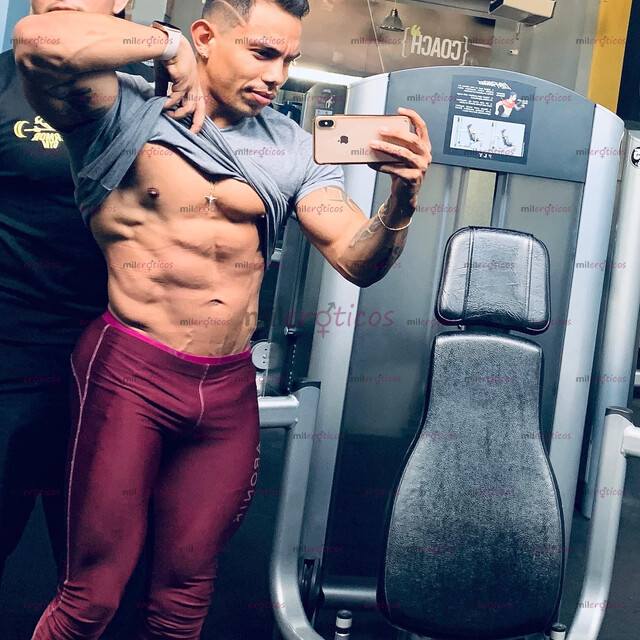 FOTOS DE CHICO MASAJISTA DISPONIBLE PARA BRINDARTE LA MEJOR EXPERIENCIA XXL
