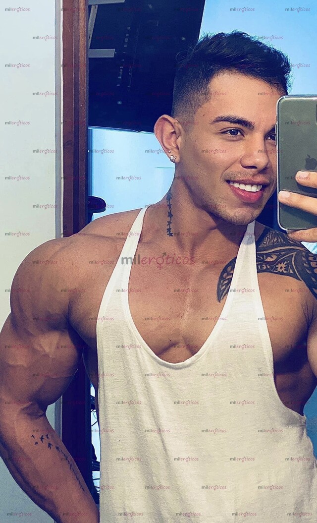 FOTOS DE CHICO MASAJISTA DISPONIBLE PARA BRINDARTE LA MEJOR EXPERIENCIA XXL