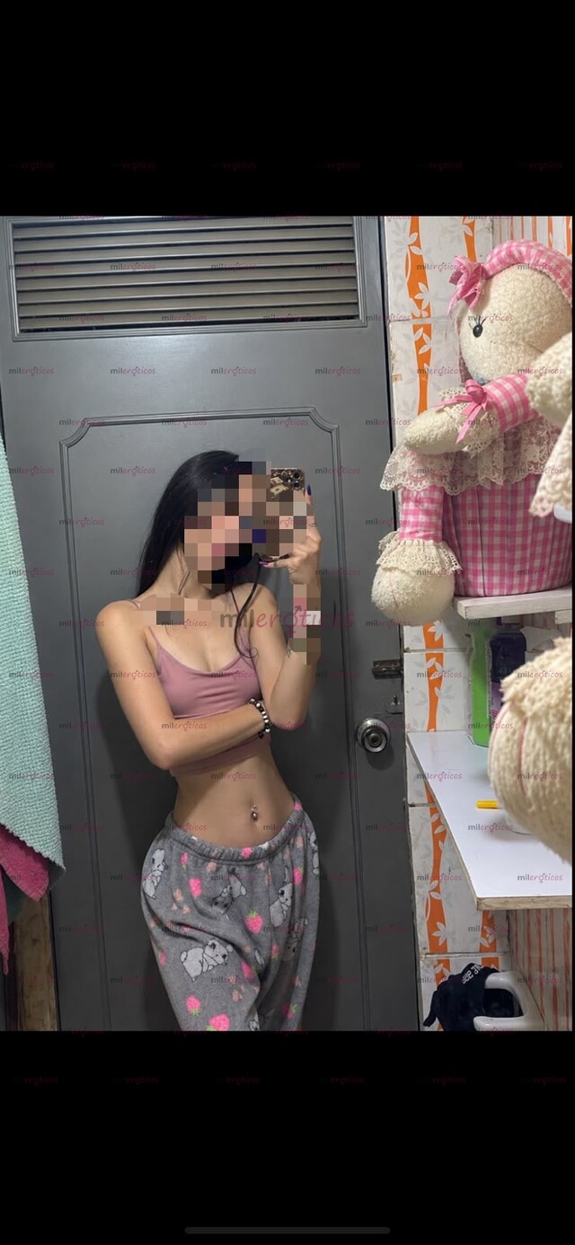 FOTOS DE HOLA SOY UNA FLACA SOY NUEVA ME GUSTA EXPERIMENTAR COSAS NUEVAS ESCRÍBEME
