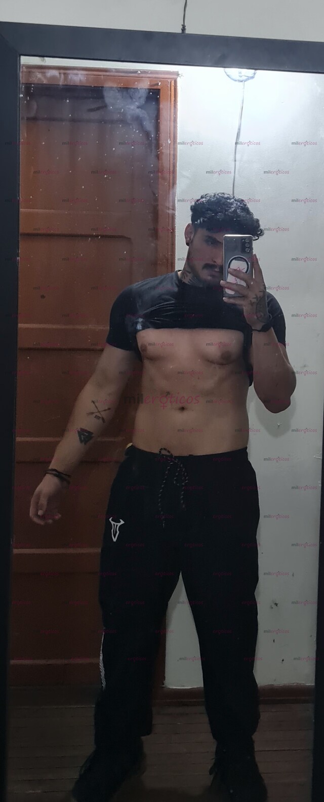 FOTOS DE HOLA SOY SANTA , TENGO 24 AÑOS MUY DISCRETO 1.85 DOMINANTE
