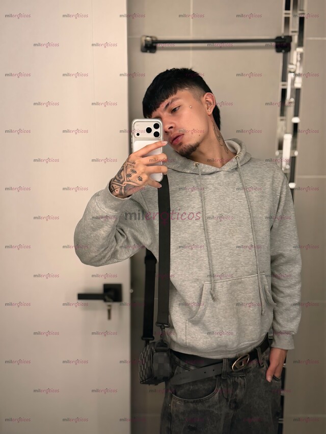 FOTOS DE CHICO SEXY Y ARDIENTE, 23 AÑOS VERGON Y TWINK, DISPONIBLE EN TU CIUDAD