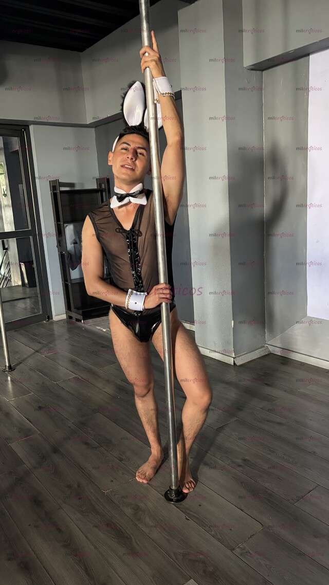 FOTOS DE DELGADO, VELLUDO Y NATURAL JOVEN, SENSUAL Y O PUEDO SER MASCULINO