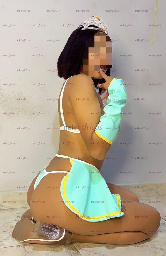 FOTOS DE TU PRINCESITA CON MI COLITA APRETADITA LISTA PARA TI ODA UNA PERRITA EN LA CAMA