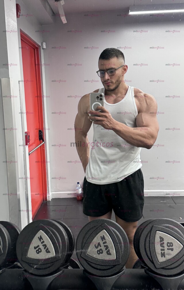 FOTOS DE JUAN FITNESS DISPUESTO A CUMPLIR TUS FANTASIAS