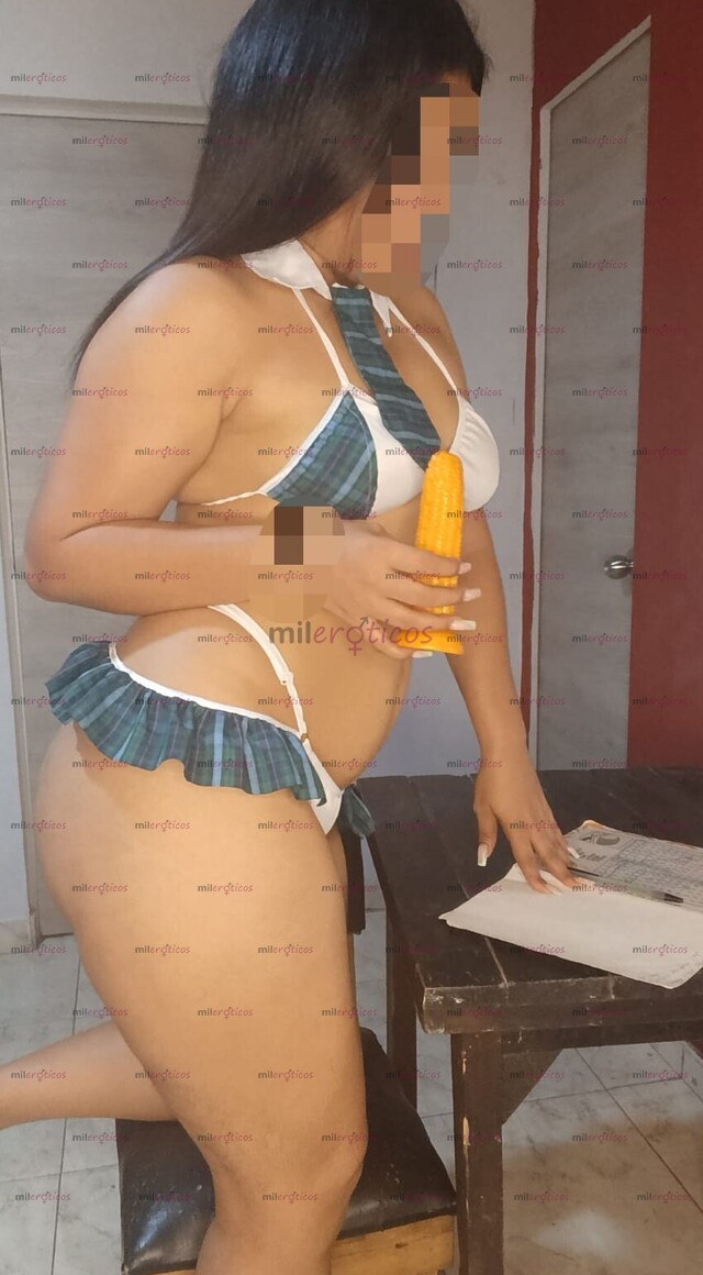 FOTOS DE PUTICA CALIENTE CON GANAS D MUCHA VERGA Y TRAGARME TODA TU VERGA EN UN RICO ORAL