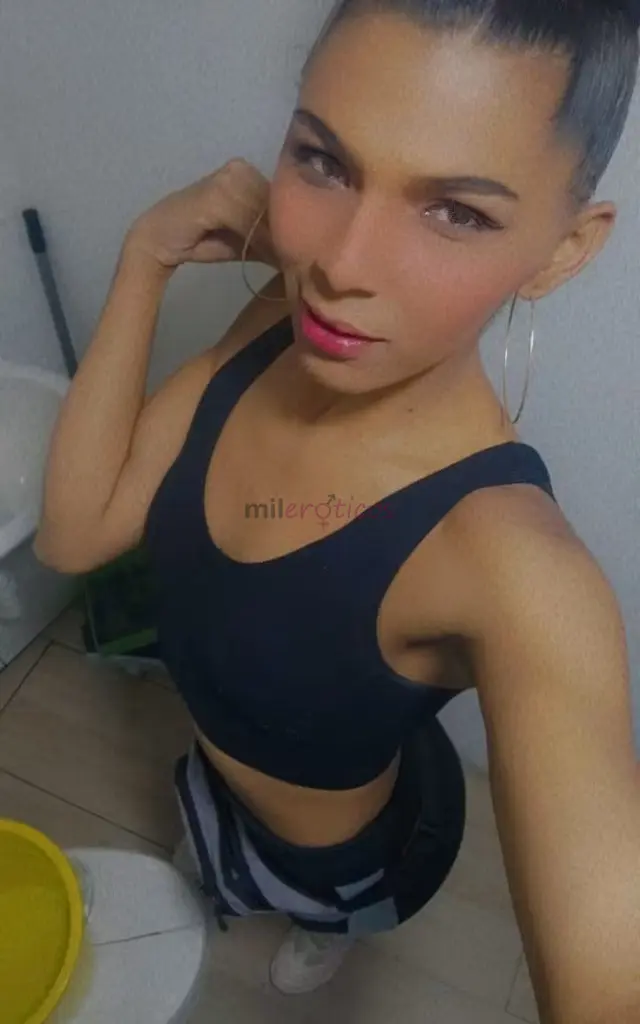 Soy una linda nena chica trans de colombia soy muy ardiente muy perro en la cama soy lo que andas buscando bebe te complazco en todo lo que me digas s...