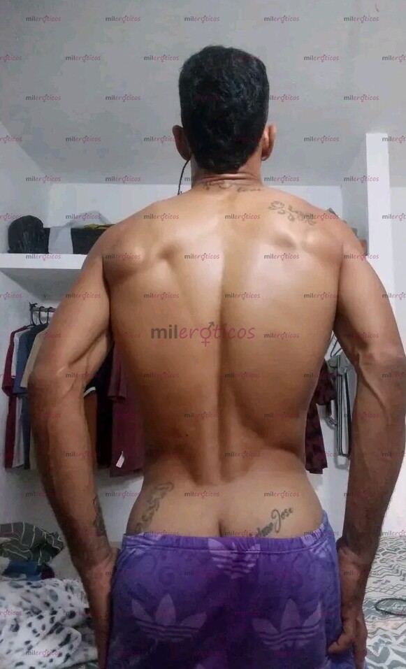 FOTOS DE CHICO MARCADO DEL GIM SERIO DISCRETO RESERVADO PULCRO