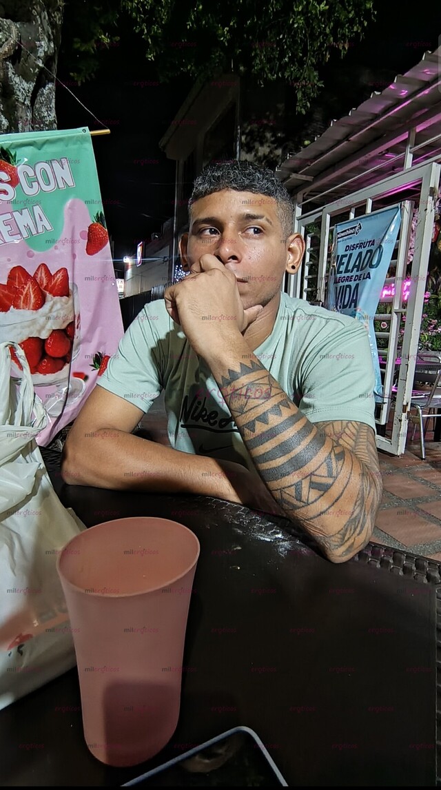 FOTOS DE VENEZOLANO EN CALI ARRECHO BIEN ASEADO DESCOMPLICADO