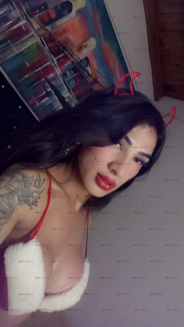 FOTOS DE MUJER TRANS EDUCADA, FEMENINA Y CARISMÁTICA