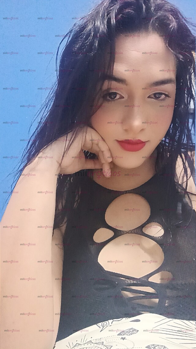 FOTOS DE HERMOSA TRANS GRANDE Y CULONA DE BUENAS PIERNAS CON HERMOSA PIEL