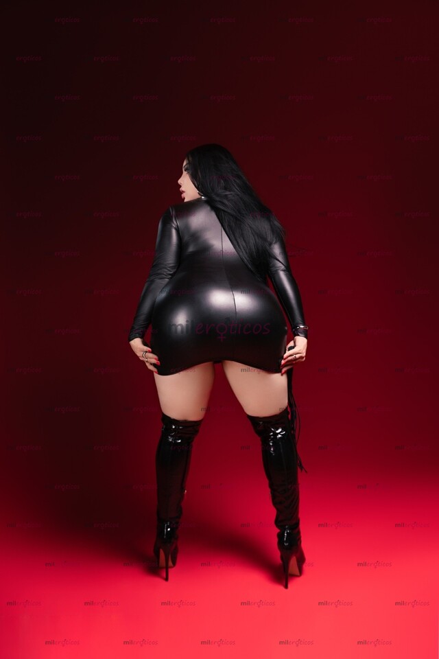FOTOS DE TU DIOSA DOMINATRIX DISPONIBLE PARA JUGAR...