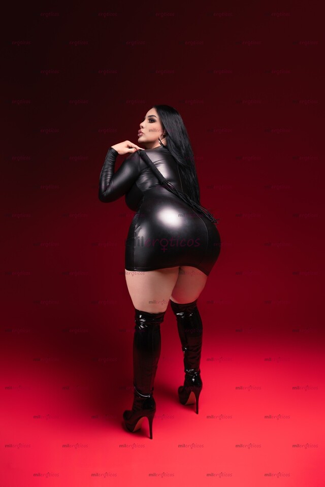 FOTOS DE TU DIOSA DOMINATRIX DISPONIBLE PARA JUGAR...