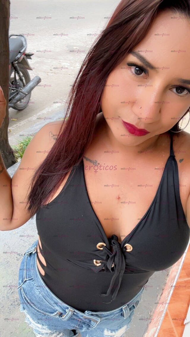 FOTOS DE HERMOSA MORENA APACIONADA Y COMPLACIENTE