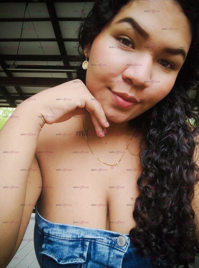 FOTOS DE LINDA TETONA CON LECHITA Y UNAS RICAS NALGAS