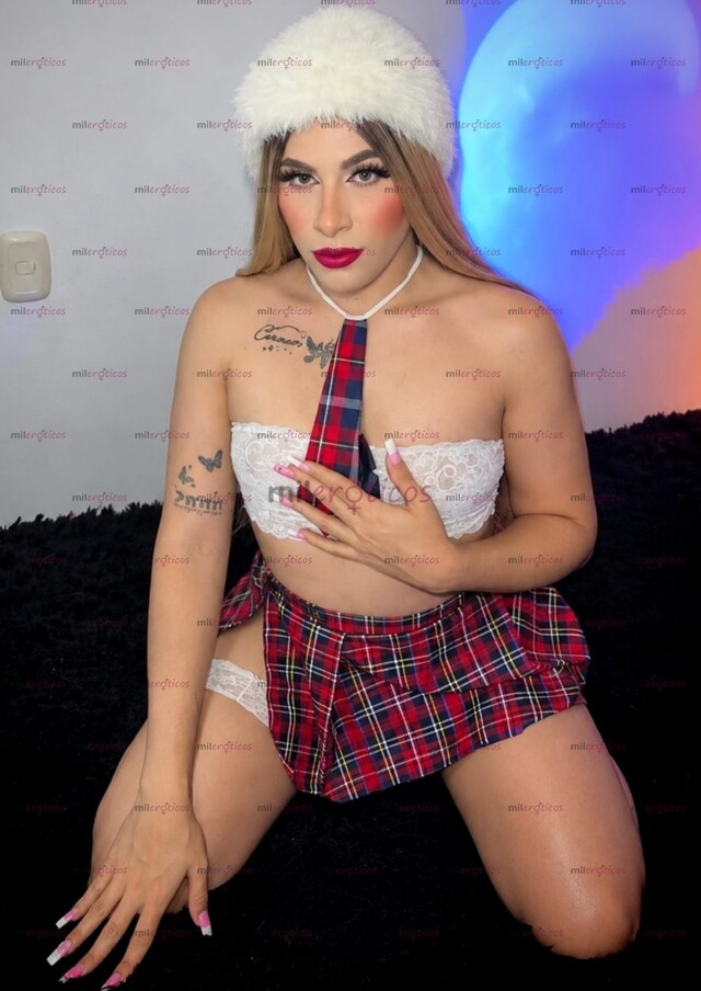 FOTOS DE MUJER RECONOCIDA POR SU IMPECABLE SERVICIO,NADA DE 30 NI 40 ESO ES PARA LAS FEAS