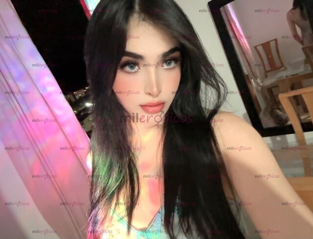 FOTOS DE AMBER BLANQUITA PORCELANA DE OJOS AZULES