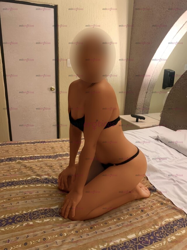 FOTOS DE MORENITA APASIONADA CON UN RICO TRATO, PAGA POR UN SERVICIO REAL